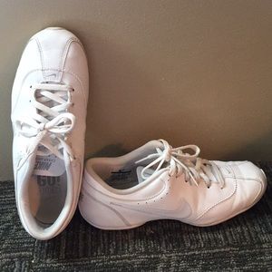 Nike cheer shoes